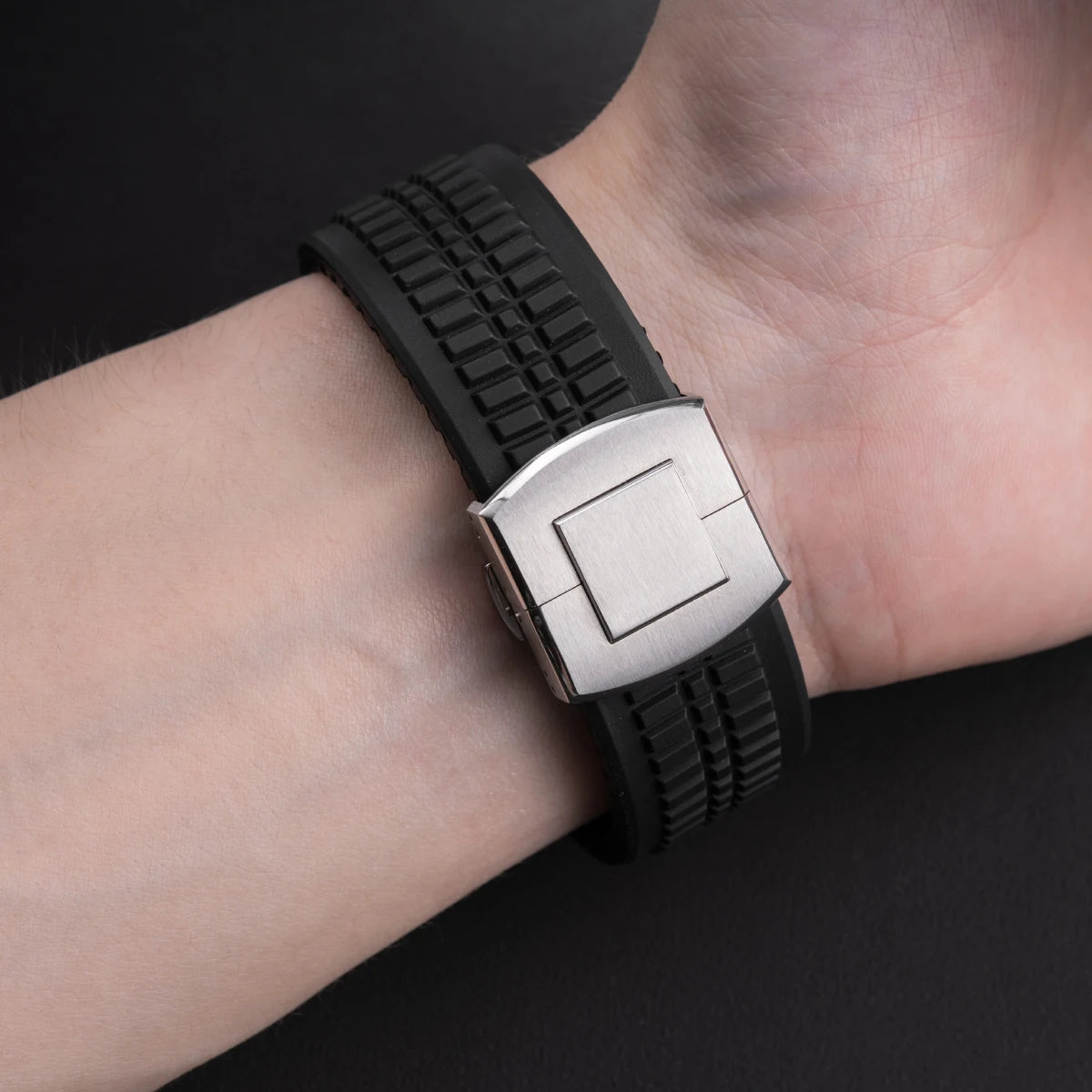 TitanGuard™ Elite Titanium Armor Set — Band + Case for Apple Watch Ultra & Series 11–6